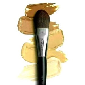 New Discontinued Mary Kay Liquid Foundation Brush